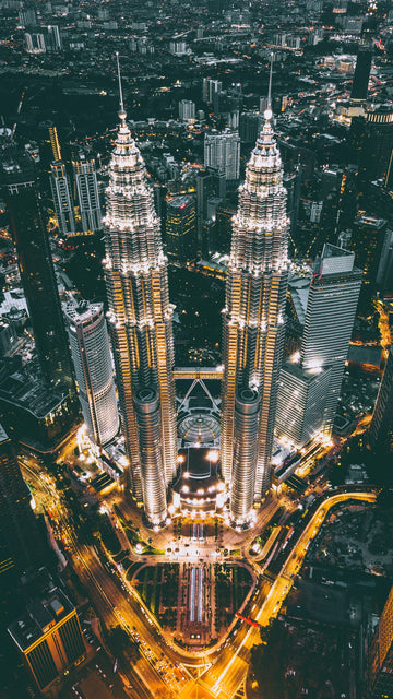 Petronas Night Axis Warm room
