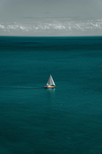 Small Sail in Vast Teal Warm room